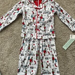 The Grinch Kids Pajamas Size 5T NWT